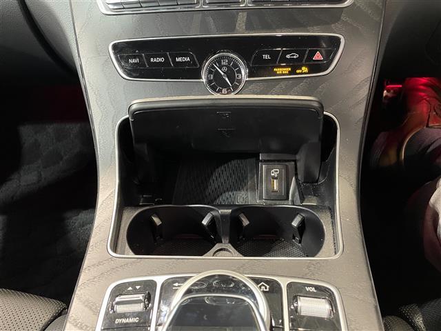 Cクラス C200 4マチック ローレウスエディション burumesterサウンド/シートセンサー/カラーマルチファンクションディスプレイ/自動防眩ルームミラー&ドアミラー/マイクロエアフィルター&チャコールフィルター/ビルトインETC/オートライト(27枚目)