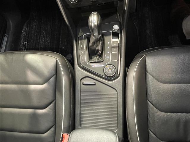 ティグアン TDI 4モーション Rライン チルト&テレスコピックステアリング/パワーテールゲート/インテリアアンビエントライト/カミングホーム&リービングホーム/シートヒーター(D/N)/パワーテールゲート/シートヒーター(D/N)/ETC(16枚目)