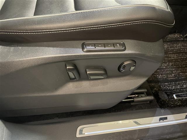 ティグアン TDI 4モーション Rライン チルト&テレスコピックステアリング/パワーテールゲート/インテリアアンビエントライト/カミングホーム&リービングホーム/シートヒーター(D/N)/パワーテールゲート/シートヒーター(D/N)/ETC(21枚目)