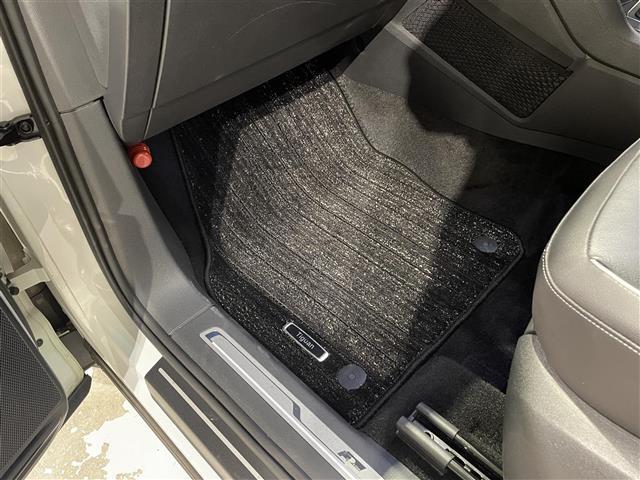 ティグアン TDI 4モーション Rライン チルト&テレスコピックステアリング/パワーテールゲート/インテリアアンビエントライト/カミングホーム&リービングホーム/シートヒーター(D/N)/パワーテールゲート/シートヒーター(D/N)/ETC(23枚目)
