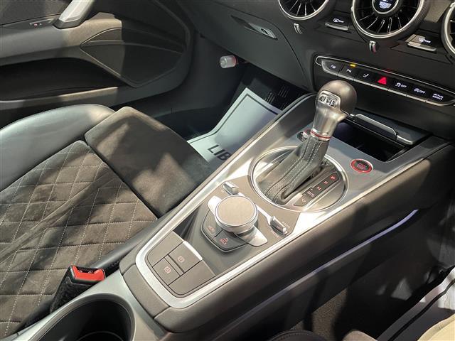 TTSクーペ 2.0TFSI クワトロ 純正ナビ フルセグTV バックカメラ フロントカメラ レザーシート 前席シートヒーター ACC ETC LEDヘッドライト コーナーセンサー(19枚目)