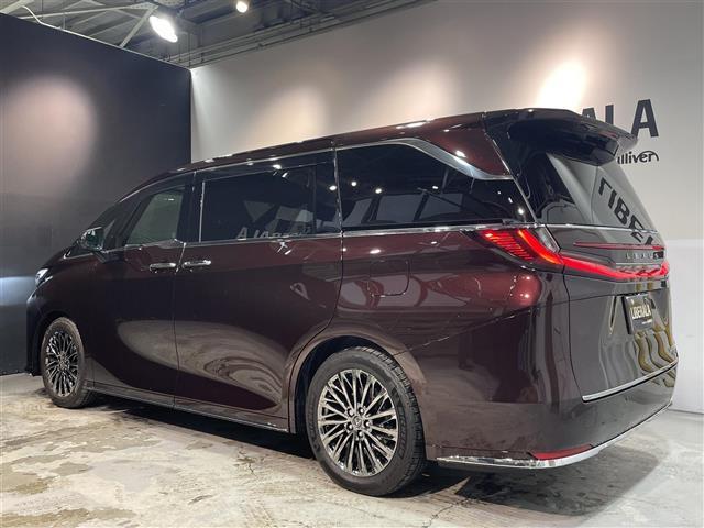 ＬＭ ＬＭ５００ｈ　バージョンＬ　☆４ＷＤ☆サンルーフ☆純正ナビ☆マークレビンソン☆フルセグＴＶ☆全周囲カメラ☆純正フリップダウンモニター☆レザーシート☆パワーシート☆シートヒーター☆ベンチレーションシート☆マッサージシート☆ＥＴＣ（30枚目）