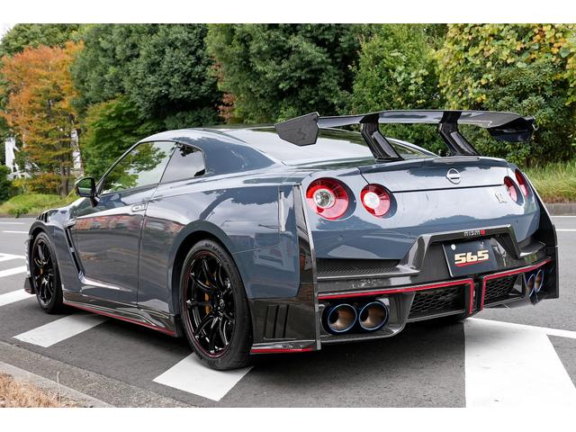 GT-R ニスモ スペシャルエディション 登録済未使用車 最終型2025年モデル 屋根付車庫保管 プライバシーガラス nismoフロアマット(5枚目)