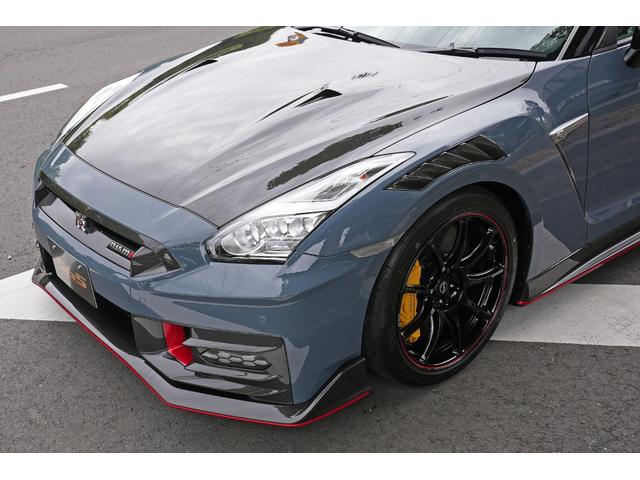 GT-R ニスモ スペシャルエディション 登録済未使用車 最終型2025年モデル 屋根付車庫保管 プライバシーガラス nismoフロアマット(6枚目)