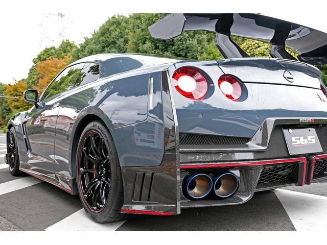 GT-R ニスモ スペシャルエディション 登録済未使用車 最終型2025年モデル 屋根付車庫保管 プライバシーガラス nismoフロアマット(11枚目)