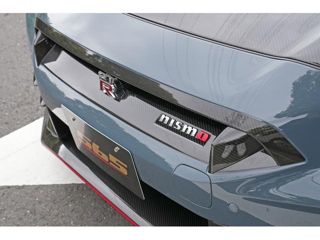GT-R ニスモ スペシャルエディション 登録済未使用車 最終型2025年モデル 屋根付車庫保管 プライバシーガラス nismoフロアマット(15枚目)