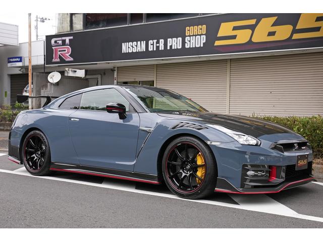 GT-R ニスモ スペシャルエディション 登録済未使用車 最終型2025年モデル 屋根付車庫保管 プライバシーガラス nismoフロアマット(18枚目)
