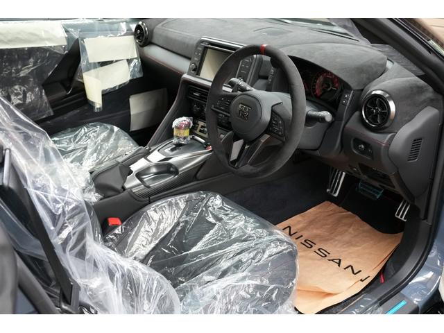 GT-R ニスモ スペシャルエディション 登録済未使用車 最終型2025年モデル 屋根付車庫保管 プライバシーガラス nismoフロアマット(28枚目)