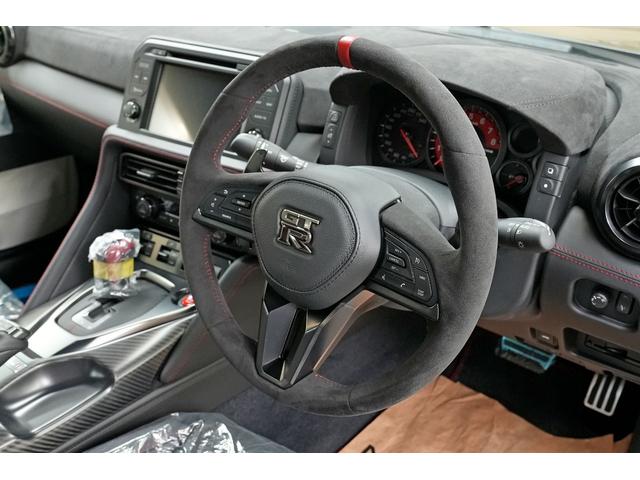 GT-R ニスモ スペシャルエディション 登録済未使用車 最終型2025年モデル 屋根付車庫保管 プライバシーガラス nismoフロアマット(30枚目)