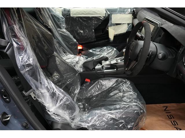 GT-R ニスモ スペシャルエディション 登録済未使用車 最終型2025年モデル 屋根付車庫保管 プライバシーガラス nismoフロアマット(31枚目)