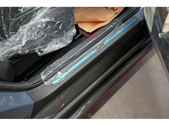 GT-R ニスモ スペシャルエディション 登録済未使用車 最終型2025年モデル 屋根付車庫保管 プライバシーガラス nismoフロアマット(39枚目)