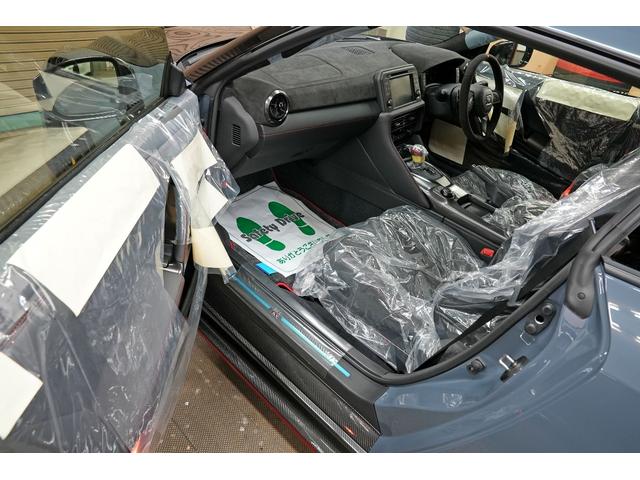 GT-R ニスモ スペシャルエディション 登録済未使用車 最終型2025年モデル 屋根付車庫保管 プライバシーガラス nismoフロアマット(46枚目)