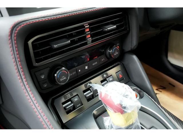 GT-R ニスモ スペシャルエディション 登録済未使用車 最終型2025年モデル 屋根付車庫保管 プライバシーガラス nismoフロアマット(50枚目)