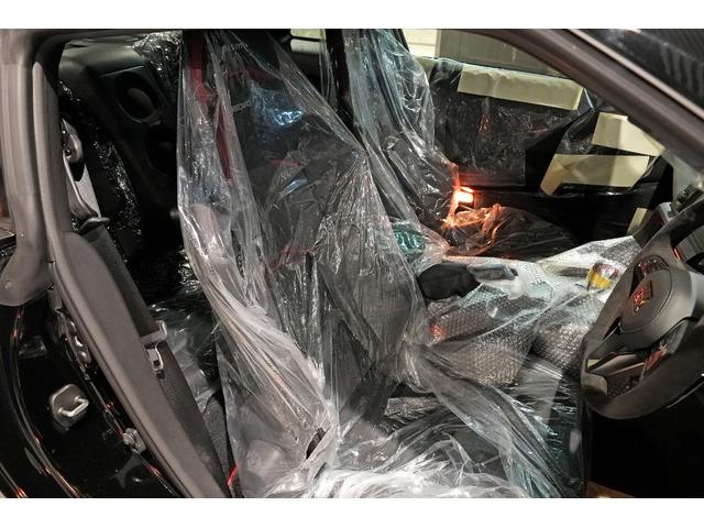ＧＴ－Ｒ ニスモ　スペシャルエディション　登録済未使用車　最終型ＭＹ２５　ｎｉｓｍｏフロアマット　プライバシーガラス（5枚目）