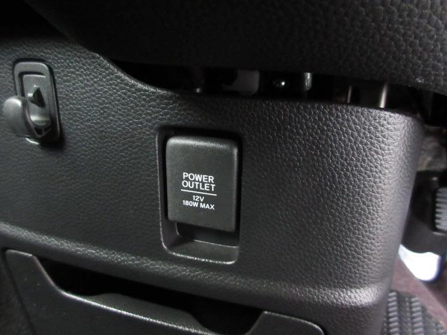 Ｎ－ＢＯＸカスタム Ｇ・Ｌターボホンダセンシング　禁煙／８型プレナビ／前後Ｄレコ／両電扉／電暖席／パドル／半革席／６ＳＲＳ／Ｒカメ／オートリトラミラー／記録簿／ＥＴＣ／ＬＥＤ／１２セグ／ＢＴＡ／ＣＤ／シートバックテーブル／ＯＰグリル＋ＢＫエンブレム（11枚目）