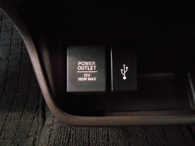 フリードハイブリッド ハイブリッド・Gホンダセンシング 禁煙■7人乗■ナビ/前後Dレコ/両電扉/電暖席/Rカメ/フルセグ/BTA/CD/ETC/LED/スマキー/ドアバイザ/間欠ワイパー/ロールサンシェード/オートリトラ+ヒーデットミラー/熱線入Fガラス(12枚目)