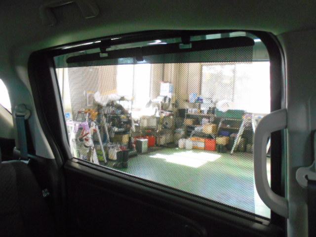 フリードハイブリッド ハイブリッド・Gホンダセンシング 禁煙■7人乗■ナビ/前後Dレコ/両電扉/電暖席/Rカメ/フルセグ/BTA/CD/ETC/LED/スマキー/ドアバイザ/間欠ワイパー/ロールサンシェード/オートリトラ+ヒーデットミラー/熱線入Fガラス(13枚目)