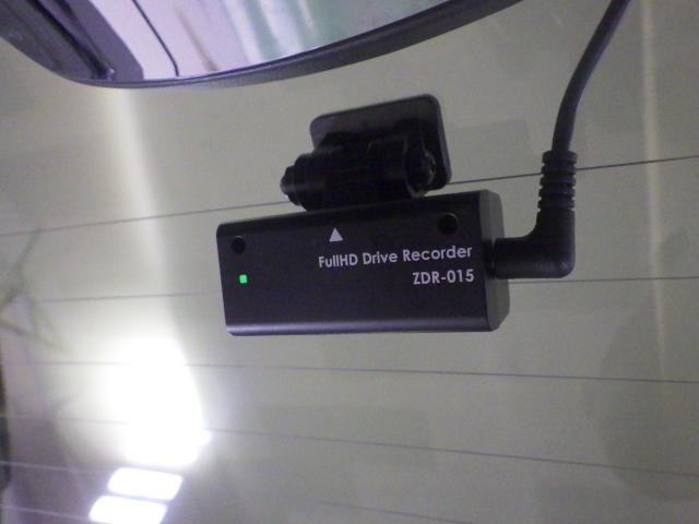 N-BOXカスタム G・Lターボホンダセンシング 禁煙/8型ナビ■タイヤR6年製■前後Dレコ/両電扉/電暖席/半革席/パドル/12セグ/BTA/CD/オートリトラミラー/ETC/逆突防止Rソナー/間欠ワイパ/フォグ/スマキー/プラズマクラスタ付AC(9枚目)