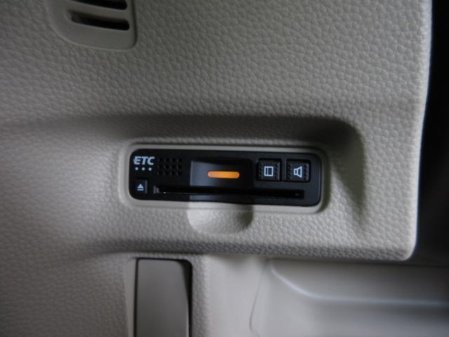 【ＥＴＣ】便利なＥＴＣ車載器も装備！高速道路の料金所もスムーズに通過できます。今や必須の装備ですね！（セットアップ費用３３００円は別途料金となります）