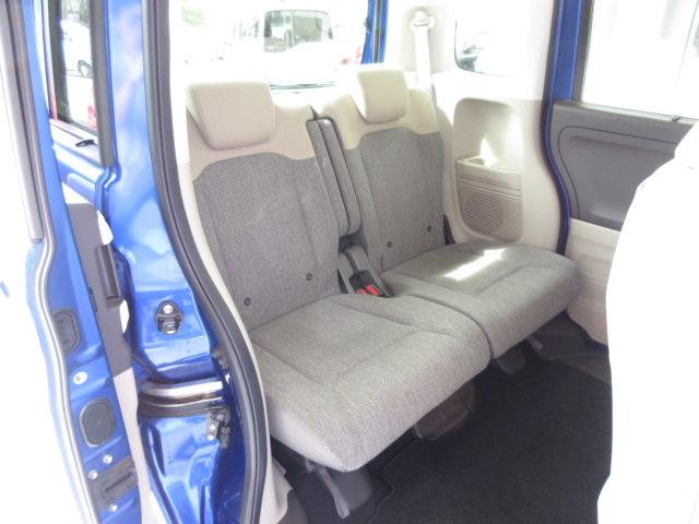 リアシートもゆったり快適に座っていただけますので、後部座席にお乗りの大切な方も楽しくドライブに参加していただけます。