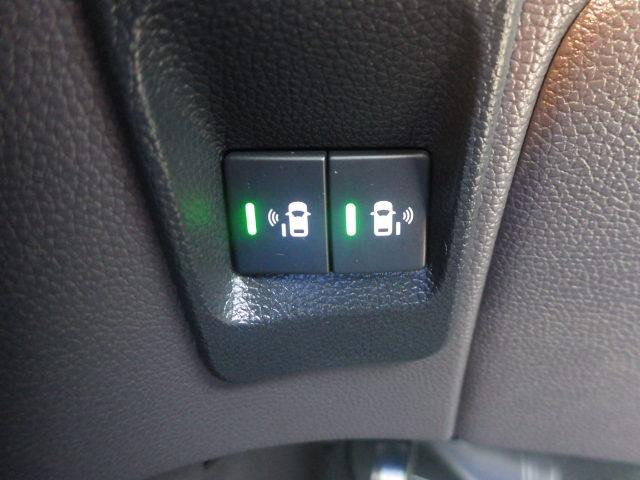 フリード+ハイブリッド ハイブリッド・クロスターホンダセンシング 6SRS/9型プレナビ/前後Dレコ■両側ハンズフリー電動扉■Fセンサー/半革席/12セグ/CD/BTA/電暖席/スマキー/ETC/LED/Rカメ/フォグ/禁煙/間欠ワイパ/熱線入ハーフシェイドFガ(13枚目)