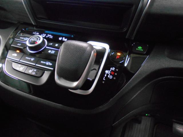 フリード+ハイブリッド ハイブリッド・クロスターホンダセンシング 6SRS/9型プレナビ/前後Dレコ■両側ハンズフリー電動扉■Fセンサー/半革席/12セグ/CD/BTA/電暖席/スマキー/ETC/LED/Rカメ/フォグ/禁煙/間欠ワイパ/熱線入ハーフシェイドFガ(16枚目)