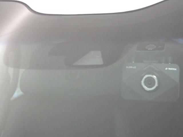 フリード+ハイブリッド ハイブリッド・クロスターホンダセンシング 6SRS/9型プレナビ/前後Dレコ■両側ハンズフリー電動扉■Fセンサー/半革席/12セグ/CD/BTA/電暖席/スマキー/ETC/LED/Rカメ/フォグ/禁煙/間欠ワイパ/熱線入ハーフシェイドFガ(19枚目)