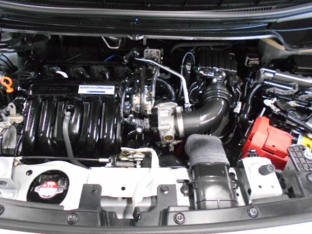 フリード+ハイブリッド ハイブリッド・クロスターホンダセンシング 6SRS/9型プレナビ/前後Dレコ■両側ハンズフリー電動扉■Fセンサー/半革席/12セグ/CD/BTA/電暖席/スマキー/ETC/LED/Rカメ/フォグ/禁煙/間欠ワイパ/熱線入ハーフシェイドFガ(22枚目)