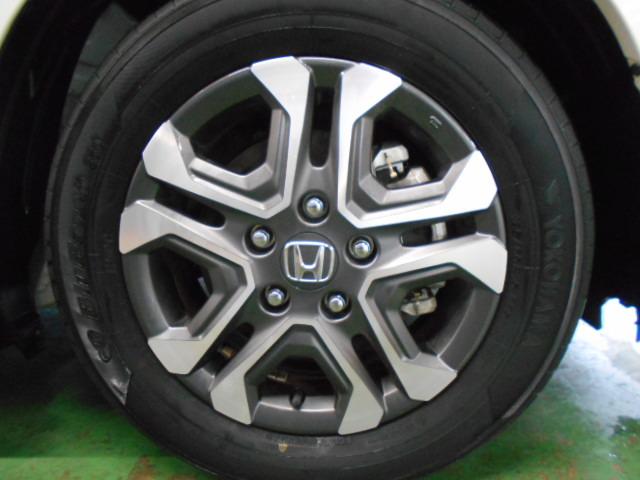 フリード+ハイブリッド ハイブリッド・クロスターホンダセンシング 6SRS/9型プレナビ/前後Dレコ■両側ハンズフリー電動扉■Fセンサー/半革席/12セグ/CD/BTA/電暖席/スマキー/ETC/LED/Rカメ/フォグ/禁煙/間欠ワイパ/熱線入ハーフシェイドFガ(23枚目)