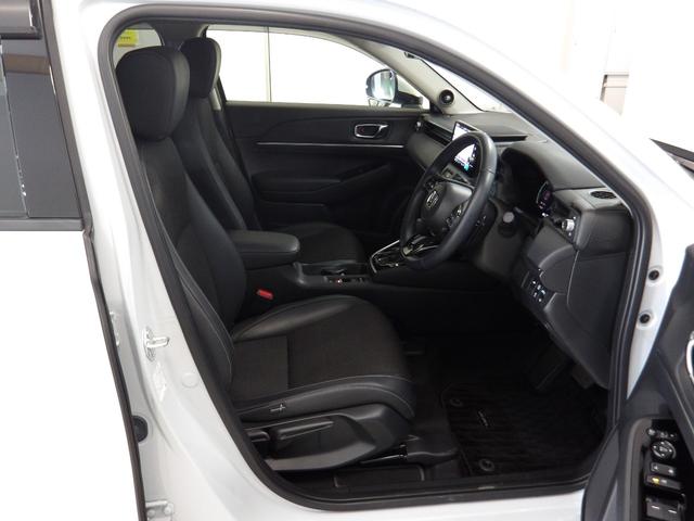 ヴェゼル e:HEV Z 禁煙/全周囲カメラ/BSインフォ■電暖舵■電暖席/プレミアムオーディオ/ドアバイザ/ナビ/PWテールゲート/半革席/12セグ/BTA/Qi給電/ETC/オートリトラ+ヒーデット+リバース連動ドアミラー(3枚目)