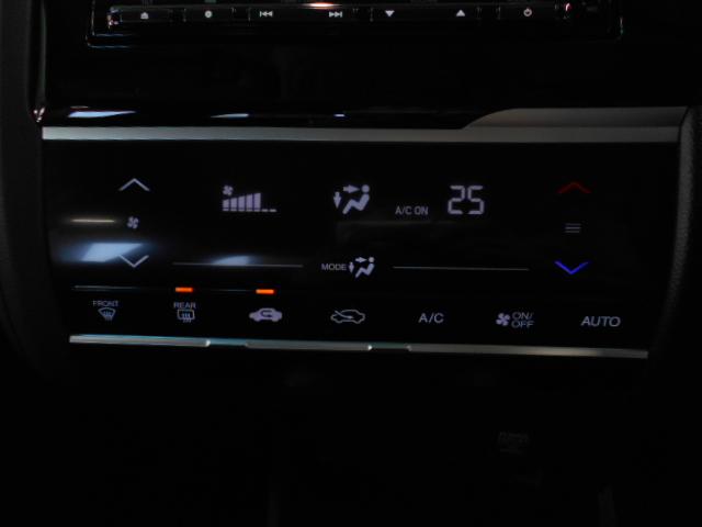 フィットハイブリッド Ｆパッケージ　禁煙／衝突軽減Ｂ／ナビ／Ｒカメ／Ｄレコ／ＥＴＣ／ＬＥＤ／スマキー／６ＳＲＳ／フルセグ／ＢＴＡ／ＣＤ／ＤＶＤ／ＭＲ／オートライト／間欠ワイパー／ハーフシェイドＦガラス／１オナ／記録簿／ＩＳＯＦＩＸ／（10枚目）