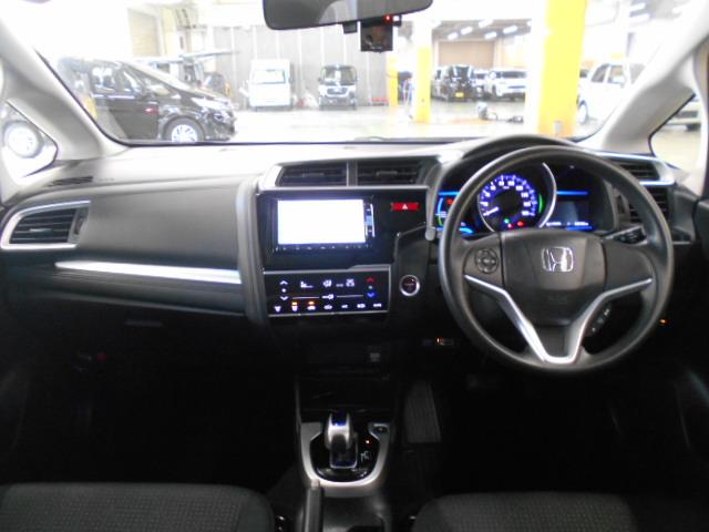 フィットハイブリッド Ｆパッケージ　禁煙／衝突軽減Ｂ／ナビ／Ｒカメ／Ｄレコ／ＥＴＣ／ＬＥＤ／スマキー／６ＳＲＳ／フルセグ／ＢＴＡ／ＣＤ／ＤＶＤ／ＭＲ／オートライト／間欠ワイパー／ハーフシェイドＦガラス／１オナ／記録簿／ＩＳＯＦＩＸ／（11枚目）