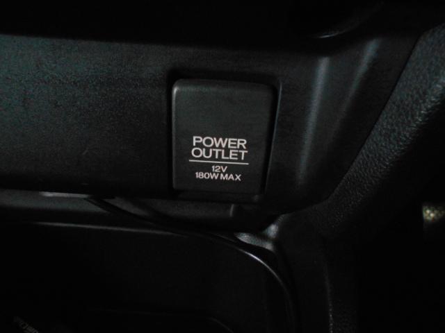 フィットハイブリッド Ｆパッケージ　禁煙／衝突軽減Ｂ／ナビ／Ｒカメ／Ｄレコ／ＥＴＣ／ＬＥＤ／スマキー／６ＳＲＳ／フルセグ／ＢＴＡ／ＣＤ／ＤＶＤ／ＭＲ／オートライト／間欠ワイパー／ハーフシェイドＦガラス／１オナ／記録簿／ＩＳＯＦＩＸ／（13枚目）