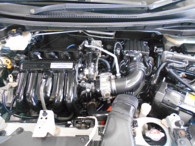 フィットハイブリッド Ｆパッケージ　禁煙／衝突軽減Ｂ／ナビ／Ｒカメ／Ｄレコ／ＥＴＣ／ＬＥＤ／スマキー／６ＳＲＳ／フルセグ／ＢＴＡ／ＣＤ／ＤＶＤ／ＭＲ／オートライト／間欠ワイパー／ハーフシェイドＦガラス／１オナ／記録簿／ＩＳＯＦＩＸ／（16枚目）