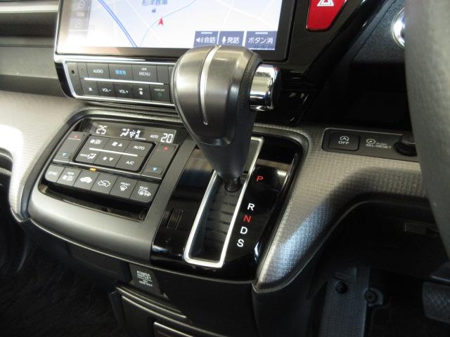 ステップワゴンスパーダ スパーダ　ホンダセンシング　禁煙／１０型ナビ■フロントカメラ■前後Ｄレコ／両電扉／Ｆソナー／ＥＴＣ２．０／１２セグ／ＢＴＡ／ＣＤ／Ｒカメ／スマキー／ＬＥＤフォグ／パドル／間欠ワイパー／ドアバイザ／ハーフシェイドＦガラス／ヒーデッ（20枚目）