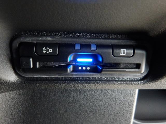 N-BOXカスタム ベースグレード 禁煙/デモカー/9型ナビ/前後Dレコ/両電扉/電暖席/Rカメ/フルセグ/LED/ETC/ロールサンシェード/BTA/CD/前後コーナーセンサー/6SRS/スマキー/オートリトラミラー/間欠ワイパー(6枚目)