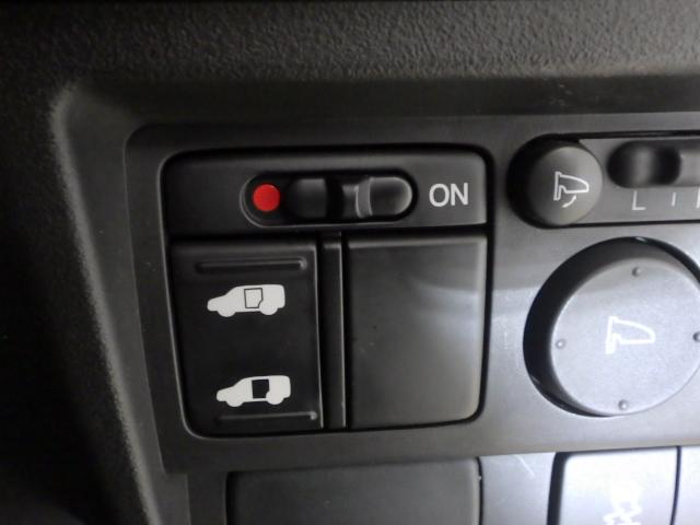 フリード Gジャストセレクション 禁煙車・純正Mナビ・天吊モニター・HID・2列目ベンチシート・ETC・VSA・片側電動スライドドア・スマートキー Bモニター スマトキー 地上デジタルTV 定期点検記録簿 助手席エアバッグ パワステ(22枚目)