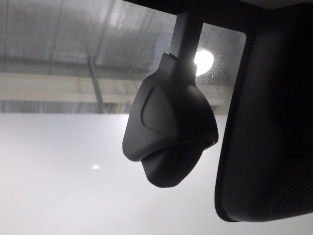 ヴェゼル e:HEVZ Hセンシング・禁煙・ワンオーナー・ブラインドスポットインフォメーション・前後ドラレコ 衝突回避支援ブレーキ機能 1オナ スマキ Pトランク フルオートエアコン Dレコ エアバッグ 両席エアバック(5枚目)