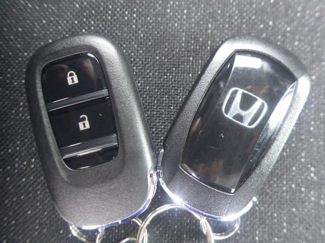 ヴェゼル e:HEVZ Hセンシング・禁煙・ワンオーナー・ブラインドスポットインフォメーション・前後ドラレコ 衝突回避支援ブレーキ機能 1オナ スマキ Pトランク フルオートエアコン Dレコ エアバッグ 両席エアバック(8枚目)