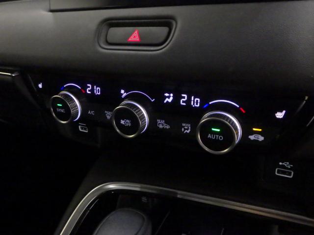 ヴェゼル e:HEVZ Hセンシング・禁煙・ワンオーナー・ブラインドスポットインフォメーション・前後ドラレコ 衝突回避支援ブレーキ機能 1オナ スマキ Pトランク フルオートエアコン Dレコ エアバッグ 両席エアバック(13枚目)