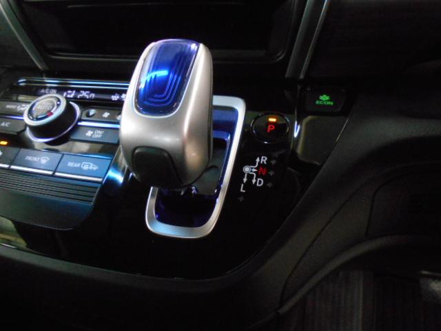 フリードハイブリッド ハイブリッド・Ｇホンダセンシング　両側電動スライドドア　ＬＥＤライト　ＥＴＣ　スマートキー　リアカメラ　軽減ブレーキ　キーフリーシステム　記録簿　ＤＶＤ再生可能　サイドカーテンエアバック　ＥＣＯＮ　禁煙　後カメラ　Ａクルーズ　横滑防止（12枚目）