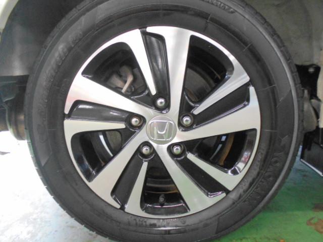 フリードハイブリッド ハイブリッド・Ｇホンダセンシング　両側電動スライドドア　ＬＥＤライト　ＥＴＣ　スマートキー　リアカメラ　軽減ブレーキ　キーフリーシステム　記録簿　ＤＶＤ再生可能　サイドカーテンエアバック　ＥＣＯＮ　禁煙　後カメラ　Ａクルーズ　横滑防止（27枚目）