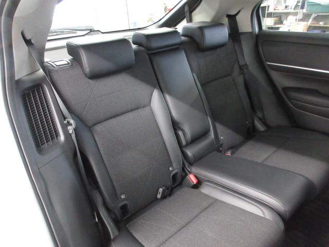 ヴェゼル e:HEVZ 1オナ・禁煙・純正Mナビ・全周囲カメラ・前後コーナーセンサー・前後ドラレコ・サイドSRS・運助シートヒーター・ハンズフリーパワーテールゲート・LED・ETC・USB・ブル-トゥース スマキ Pトランク(16枚目)