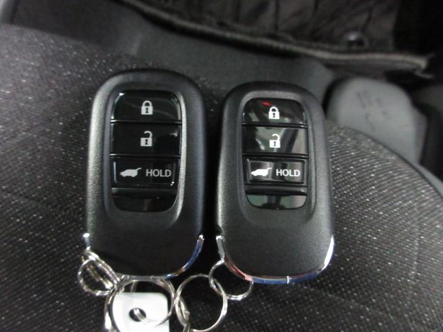 ヴェゼル e:HEVZ 1オナ・禁煙・純正Mナビ・全周囲カメラ・前後コーナーセンサー・前後ドラレコ・サイドSRS・運助シートヒーター・ハンズフリーパワーテールゲート・LED・ETC・USB・ブル-トゥース スマキ Pトランク(29枚目)