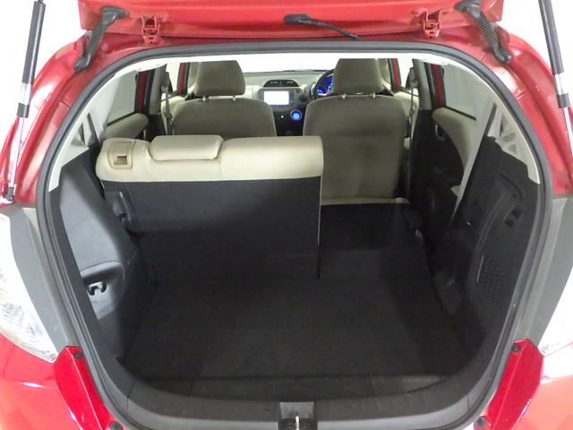 フィットハイブリッド ナビプレミアムセレクション 純正HDDナビ リアカメラ ETC HIDライト ヒートシーター スマートキー 記録簿 エアコン 運転席エアバッグ DVD再生 キーフリー ワンセグ パワーウィンドウ Bカメラ クルーズコントロール(15枚目)