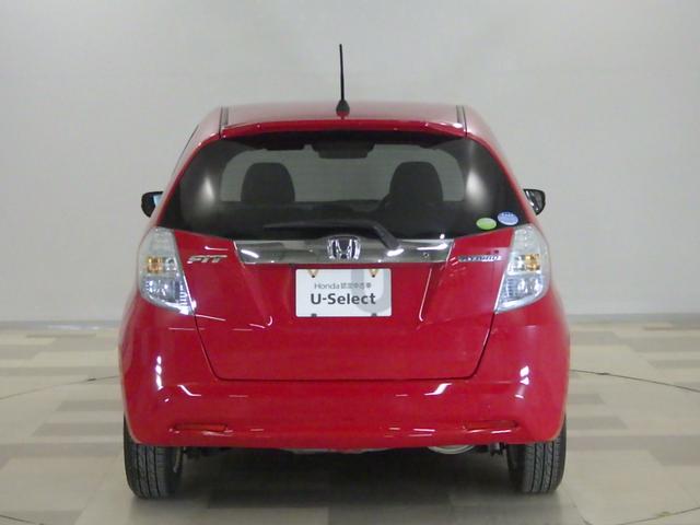 フィットハイブリッド ナビプレミアムセレクション 純正HDDナビ リアカメラ ETC HIDライト ヒートシーター スマートキー 記録簿 エアコン 運転席エアバッグ DVD再生 キーフリー ワンセグ パワーウィンドウ Bカメラ クルーズコントロール(18枚目)