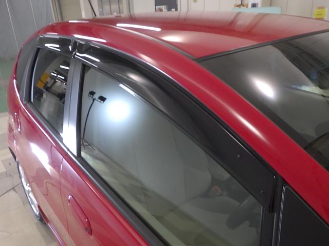 フィットハイブリッド ナビプレミアムセレクション 純正HDDナビ リアカメラ ETC HIDライト ヒートシーター スマートキー 記録簿 エアコン 運転席エアバッグ DVD再生 キーフリー ワンセグ パワーウィンドウ Bカメラ クルーズコントロール(22枚目)