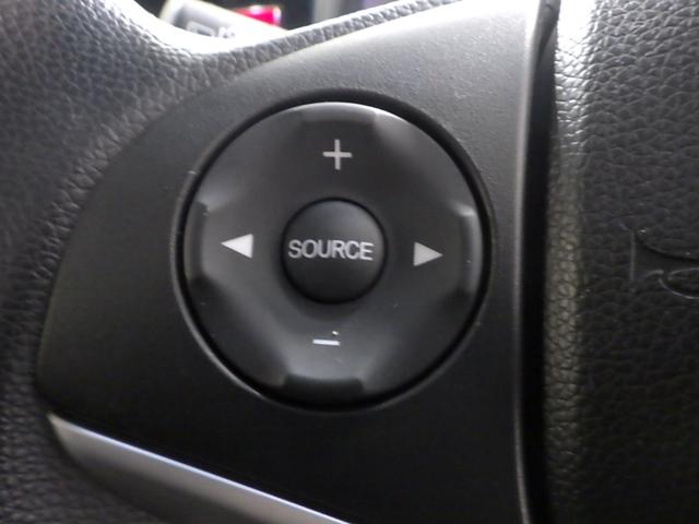 フィット 13G・Fパッケージ 1オナ・禁煙・純正Mナビ・14AW・ETC・CD・DVD・1セグ・ブル-トゥース イモビ ワンオーナー車 DVD再生可能 スマ-トキ- 記録簿有り VSA ETC付き 助手席エアバッグ Rカメラ PS(7枚目)