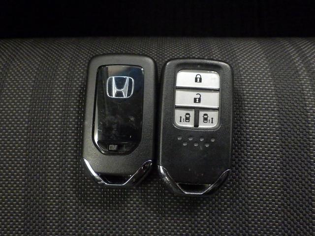 フリード G・ホンダセンシング 禁煙・ワンオーナー・両側電動・フルセグ・Bluetooth Fセグ 追突被害軽減ブレーキ iストップ Wエアバッグ パワーウィンドウ 1オ-ナ- アクティブクルーズコントロール スマートキ VSA(6枚目)