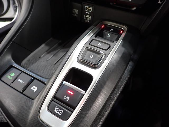 インサイト ＥＸ　黒革シート　１オーナー　禁煙　衝突軽減　Ｒカメラ　ＬＥＤライト　ＡＢＳ　前席シートヒーター　オ－トエアコン　ナビＴＶ　パワーウィンドウ　スマキー　クルコン　キーフリーシステム　サイドエアバック（9枚目）